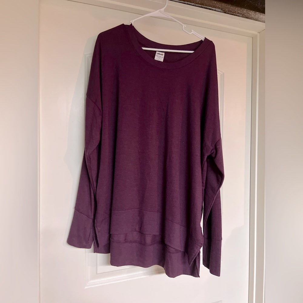 Brand New AVI a sweatshirt. Beautiful purpleish maroon color. 3XL